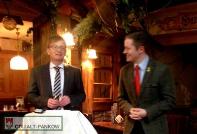 Es darf tatschlich gelacht werden